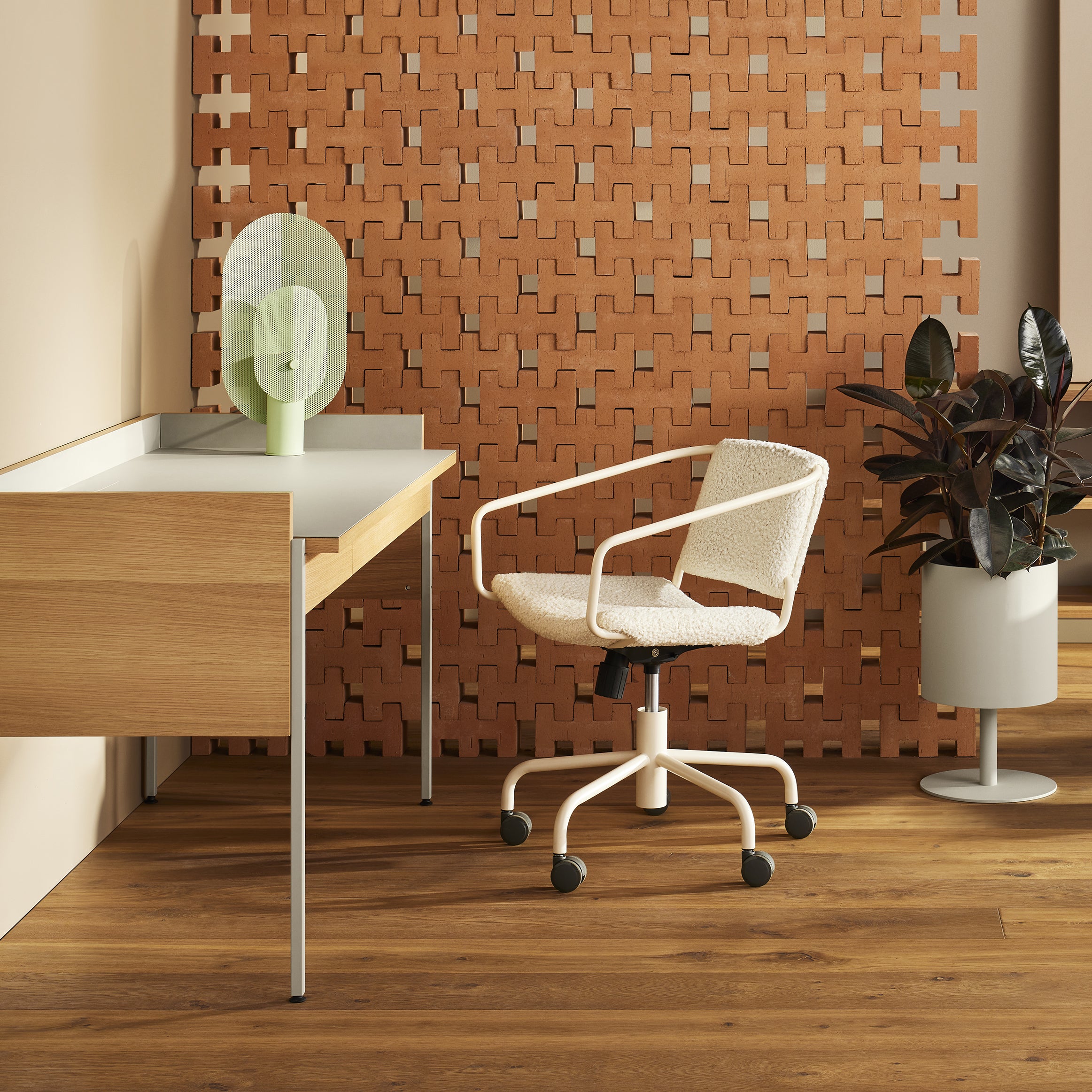 Daily task chair clearance