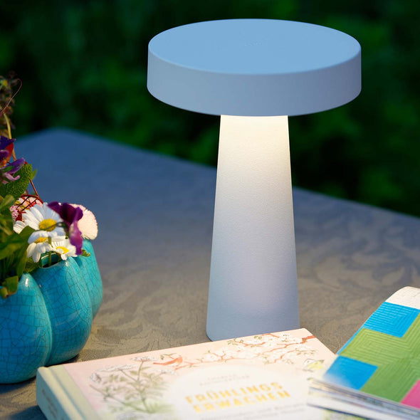 B24867 Flat Portable Outdoor LED Table Lamp