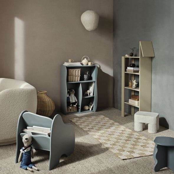 Giraffe Bookcase