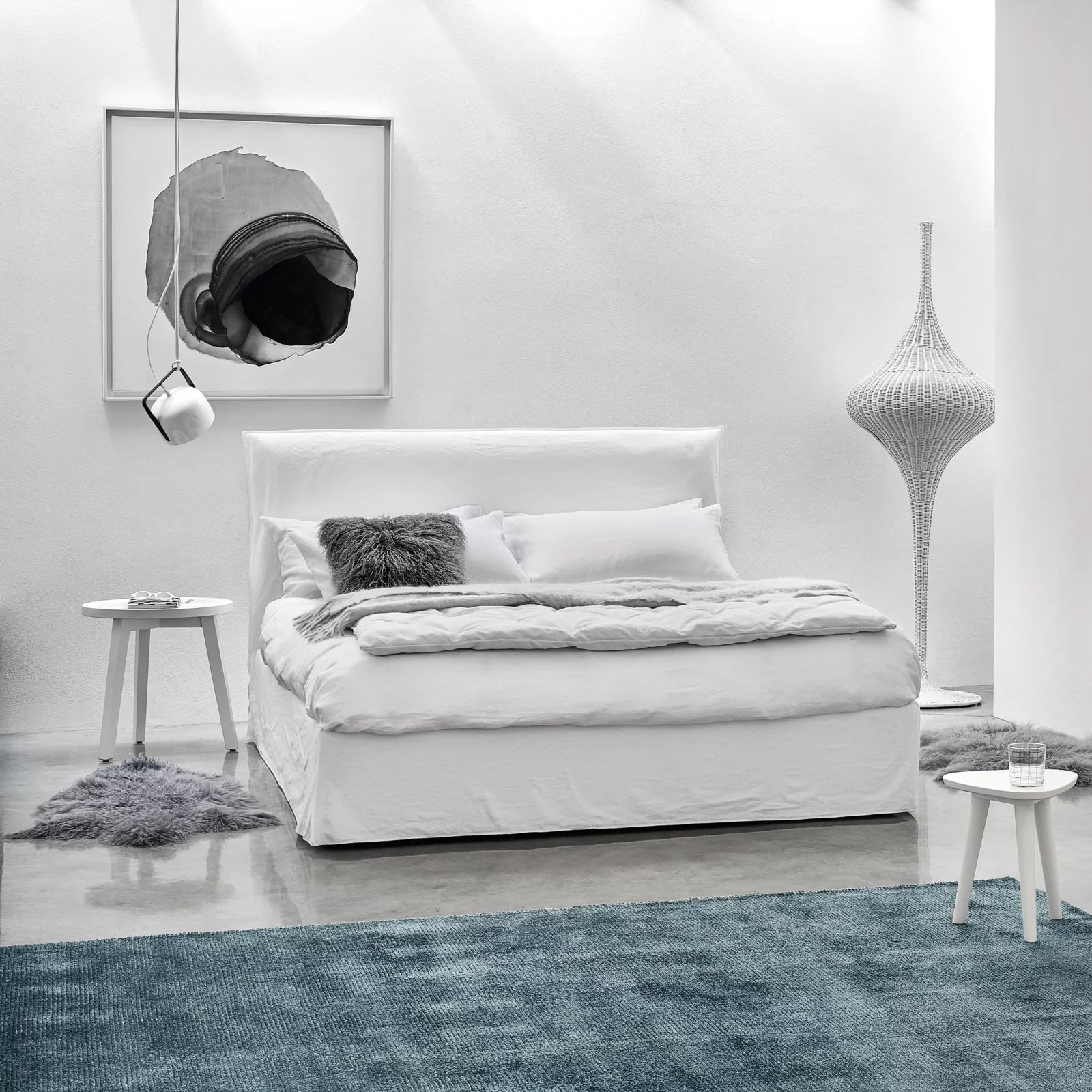 Gervasoni Ghost 80 ホワイト クイーンベッドフレーム Gervasoni Ghost 80 Bed - 2Modern