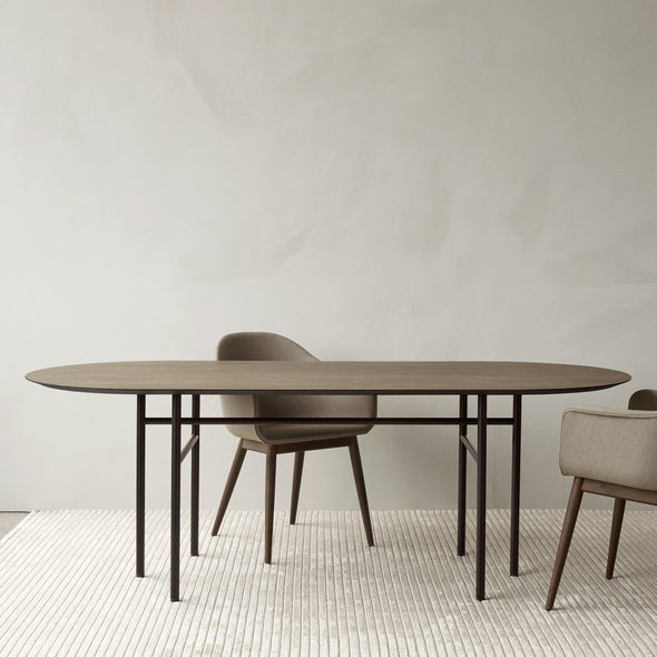 Snaregade Oval Table