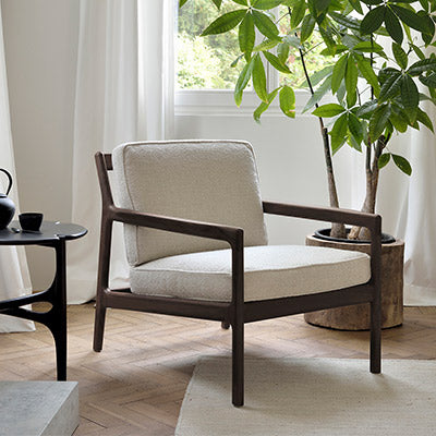 LOUNGE CHAIRS