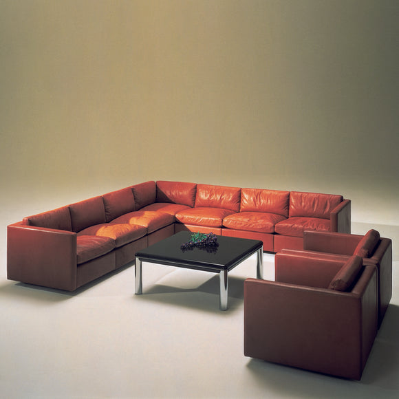 Pfister Standard Lounge Chair