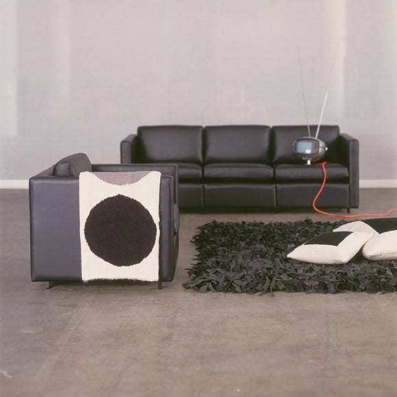 Pfister Standard Lounge Chair