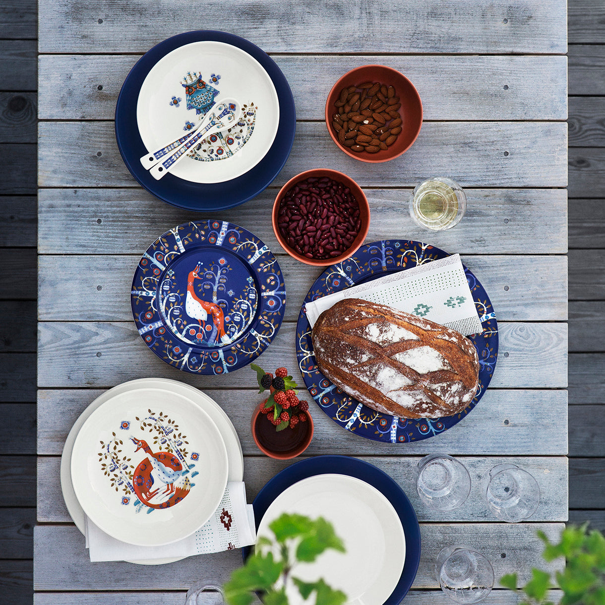 iittala Taika Salad Plate Flat - 2Modern