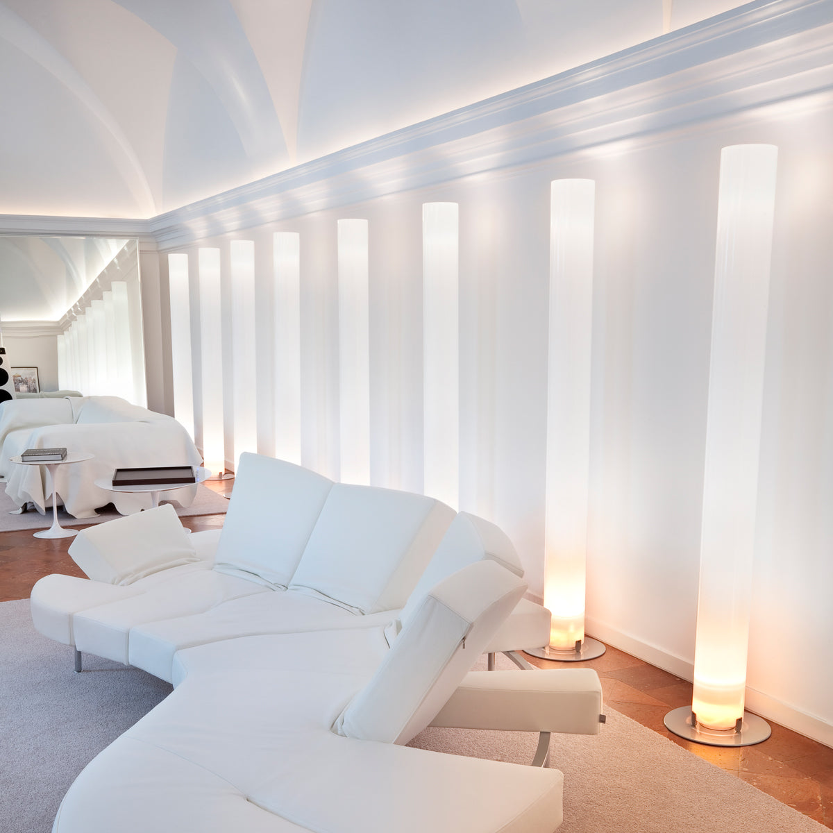 flos-stylos-floor-lamp-view-