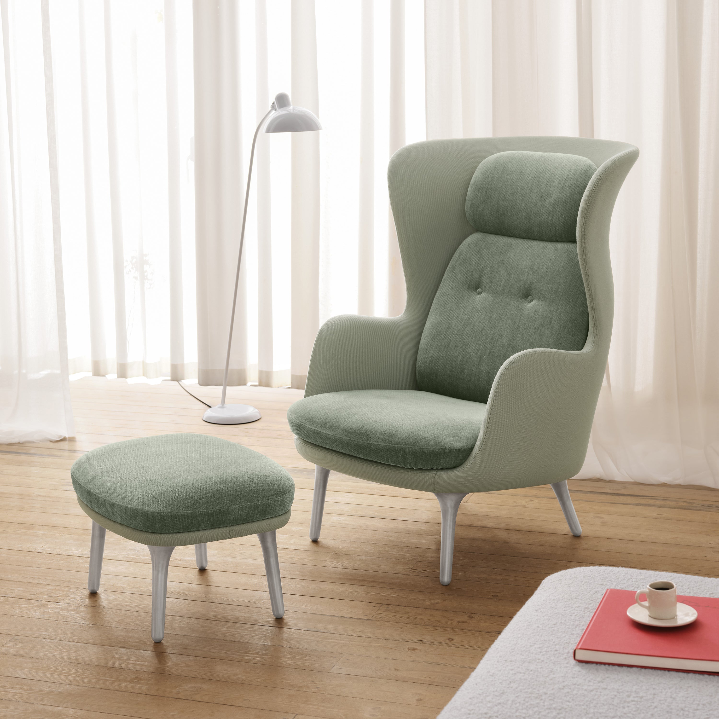 Ro Lounge Chair with Metal Legs