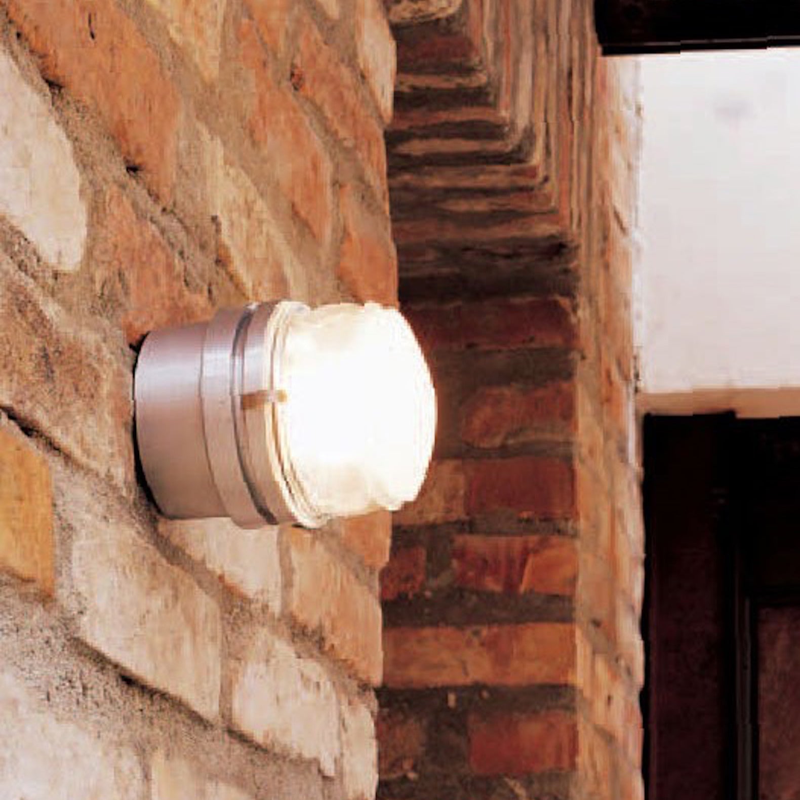 OLUCE Fresnel Wall Light - 2Modern