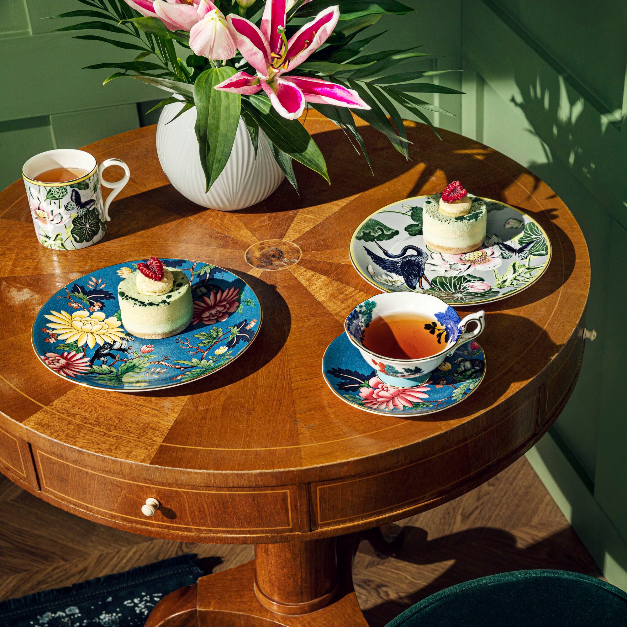 Wedgwood Wonderlust Sapphire Garden Coupe Plate - 2Modern