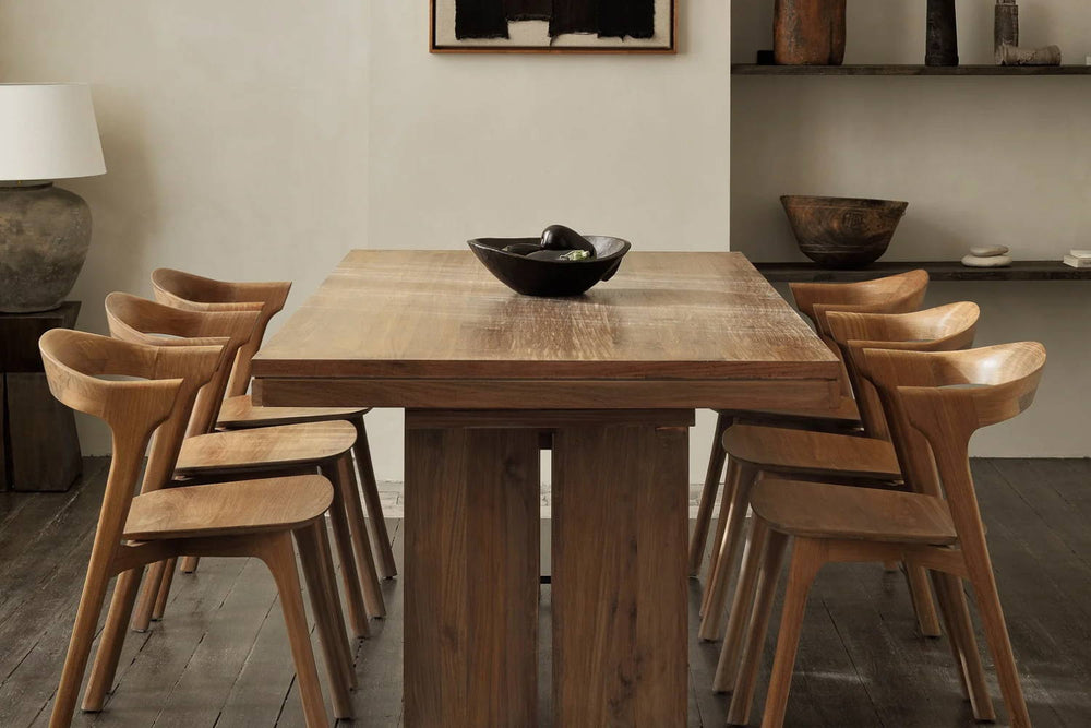 How Wide Is a Standard Dining Room Table?