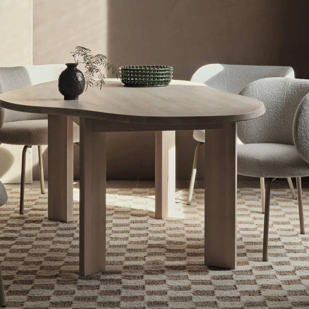 What's the Best Finish For a Dining Room Table?