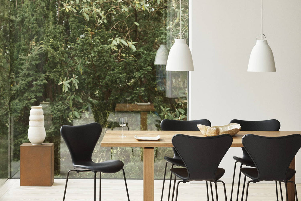 What Size Pendant Light Should I Hang Over a Dining Table?