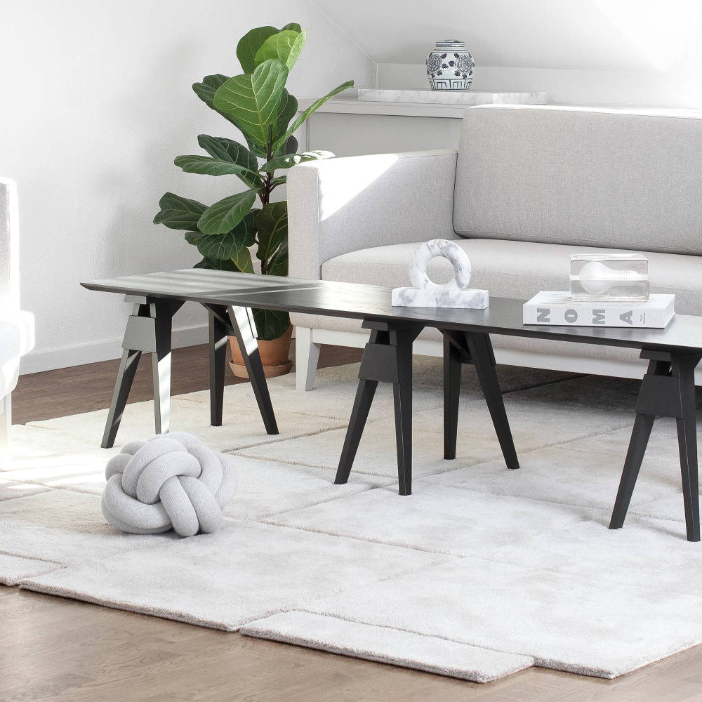 Choosing the Right Rug Size for Under a Coffee Table