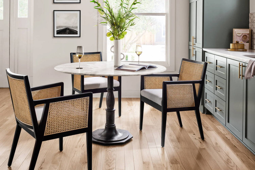 How to Choose a Modern Dining Table