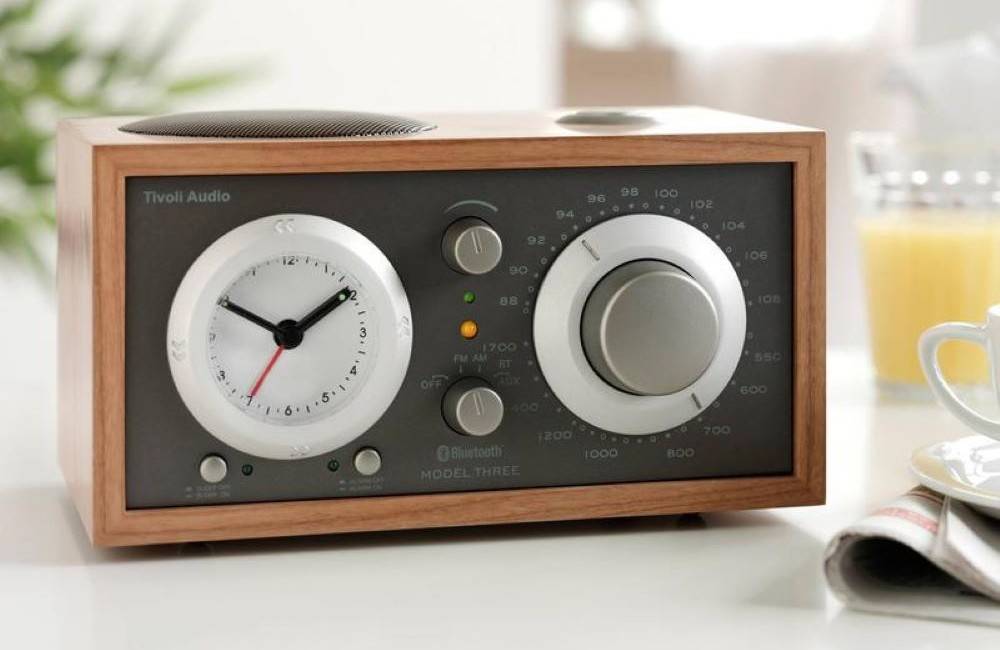 Keep An Organized & Stylish Desk With These 12 Modern Accessories