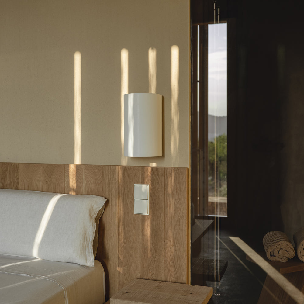 Singular Wall Light