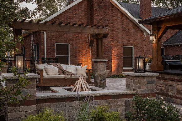 Republic Outdoor Wall Light