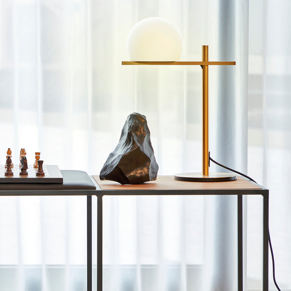 Circ 3728 Table Lamp