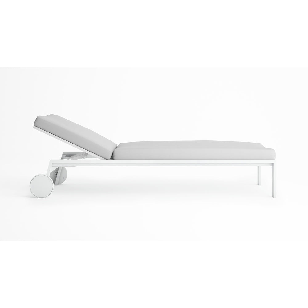 Timeless Outdoor Chaiselongue with Wheels