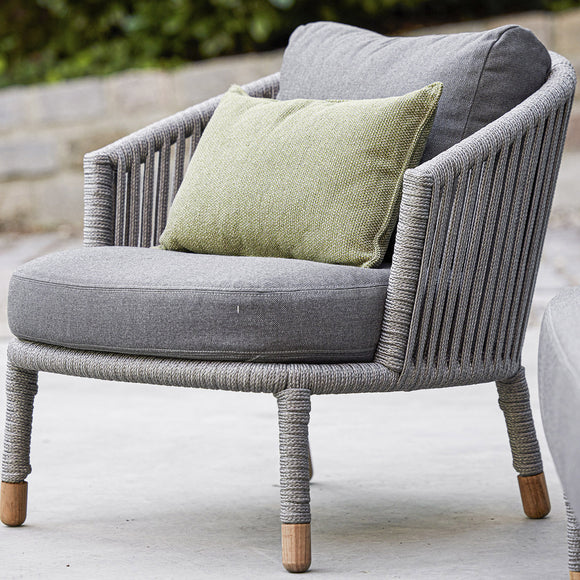 Moments Outdoor Lounge Chair
