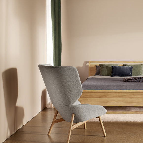 Heads Up Lounge Chair