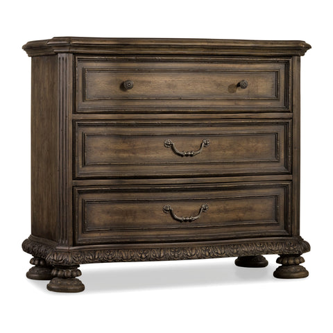 Rhapsody Bachelor's Dresser