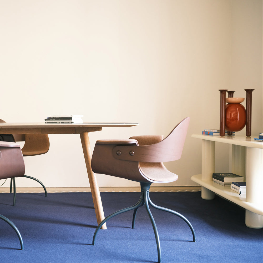 Showtime 2025 Swivel Chair