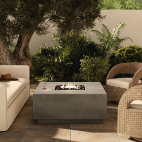 Outdoor Fireplaces & Pits