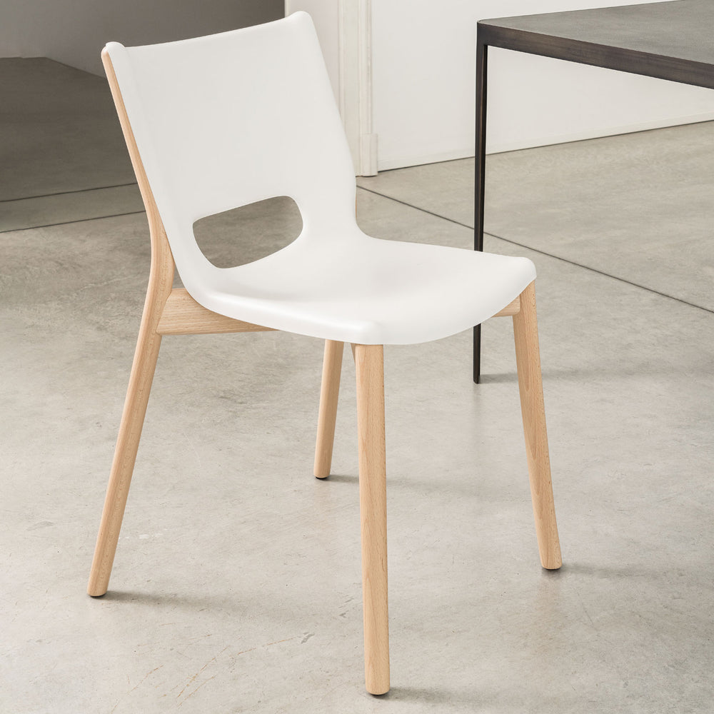 Poêle Dining Chair