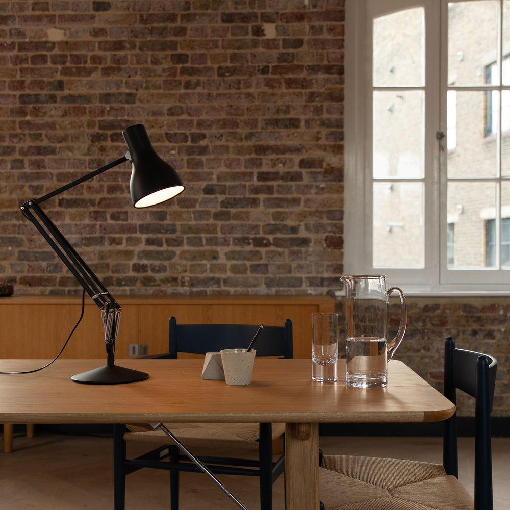 Type 75 Desk Lamp