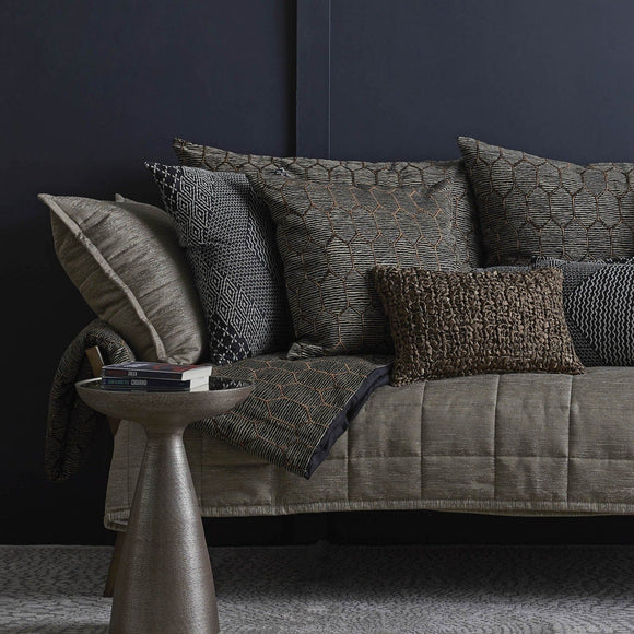 Ann Gish x The Met Inro Throw Blanket
