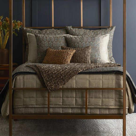 Ann Gish x The Met Inro Throw Blanket