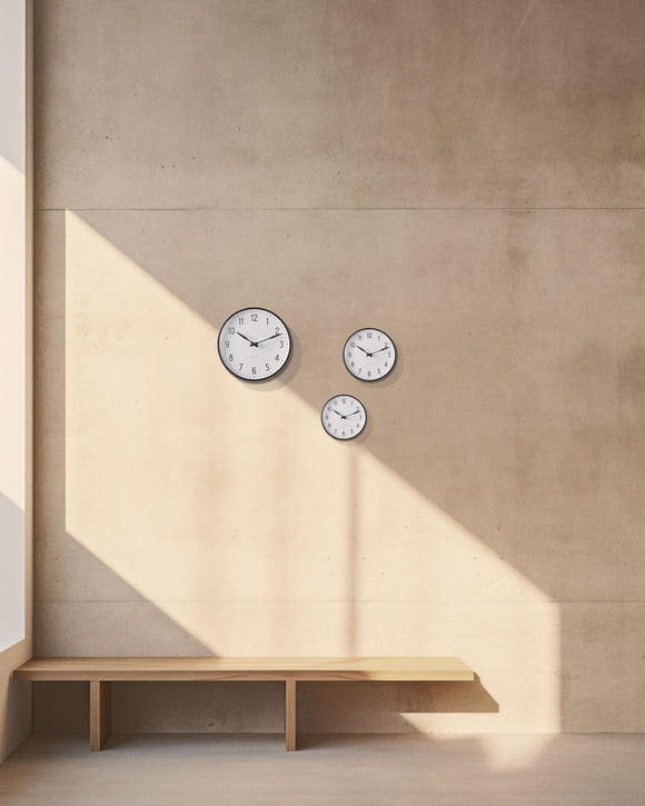 【新品】ARNE JACOBSEN Station WallClock 21cm Station Wall Clock – Teak New York