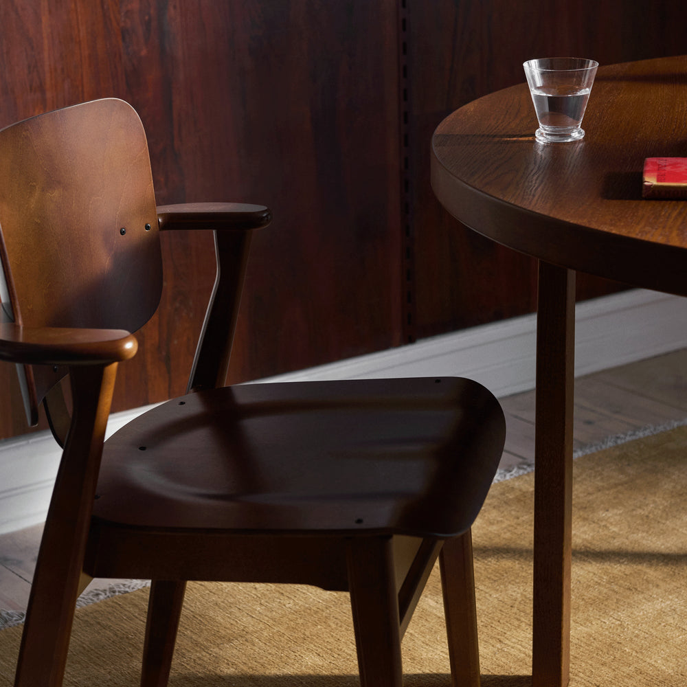 Domus Chair