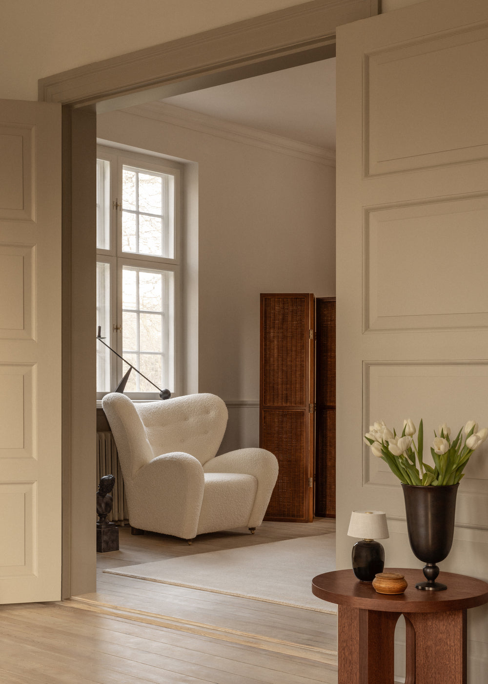 Androgyne Side Table with Wood Base