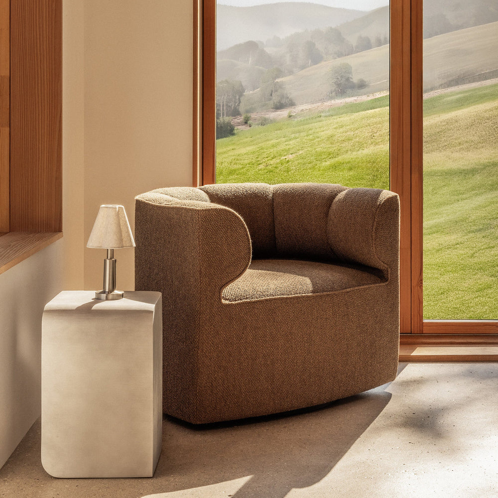 Eave Seamline Lounge Chair
