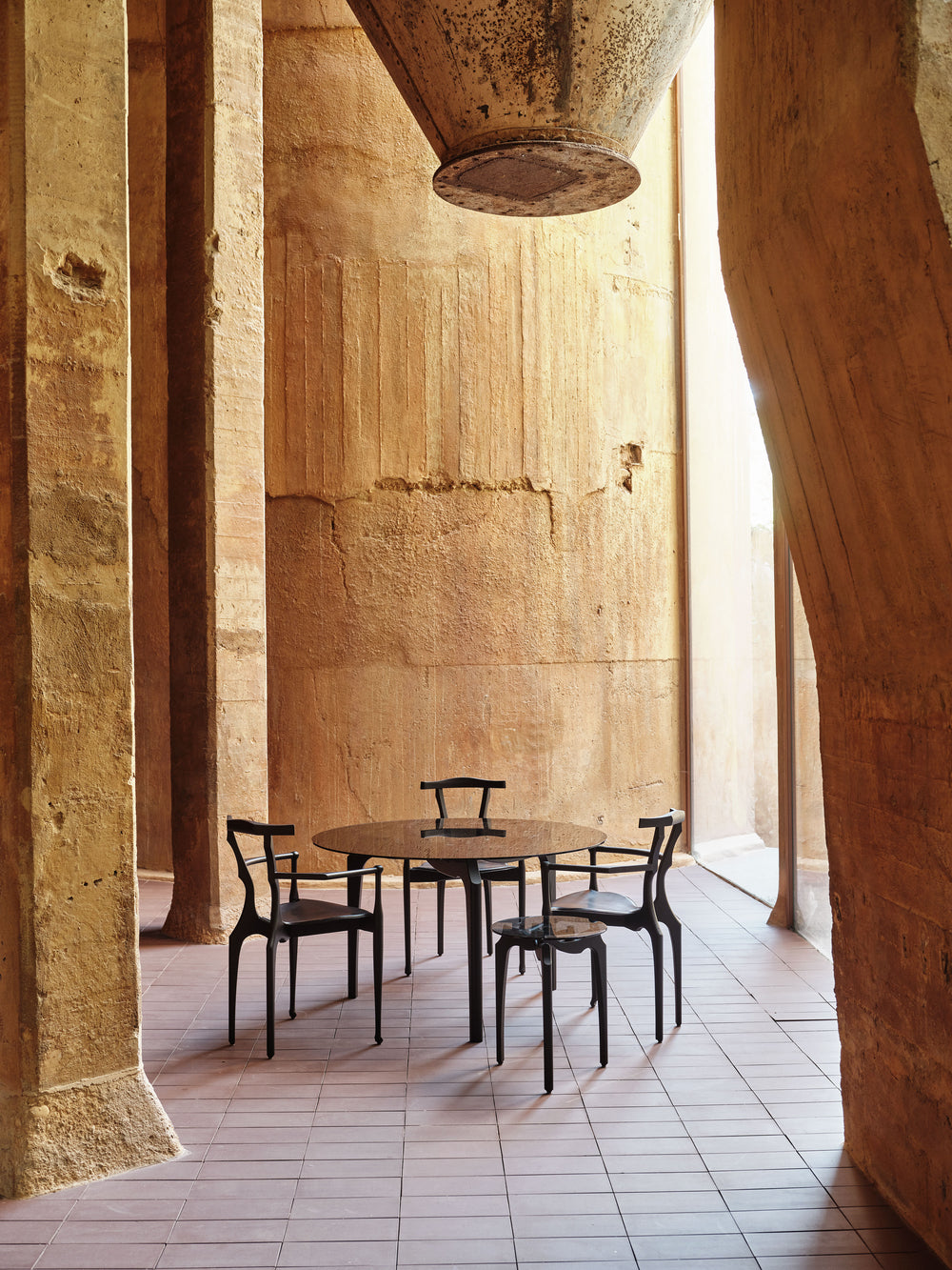 Carlina Round Dining Table