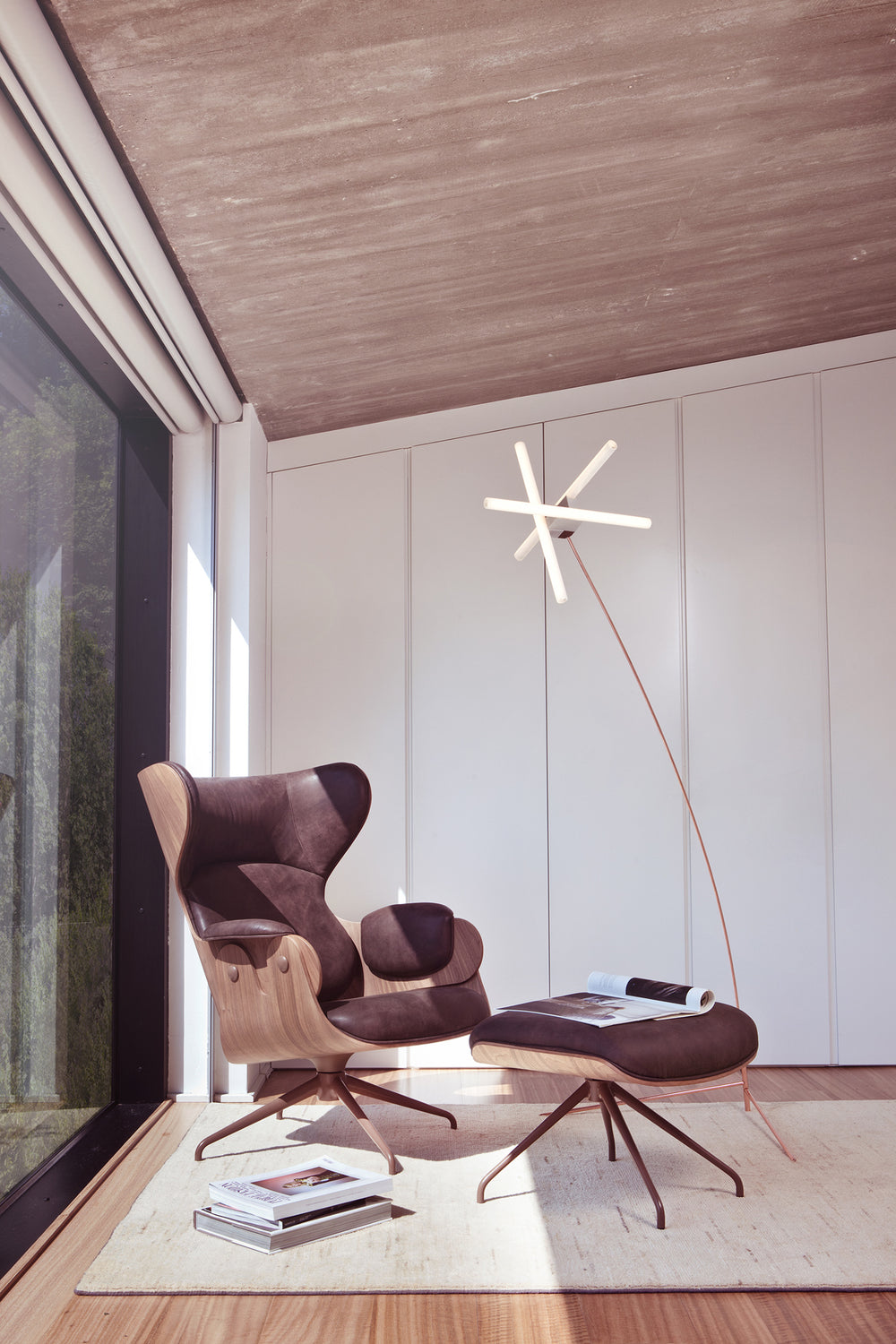 Lounger Swivel Armchair