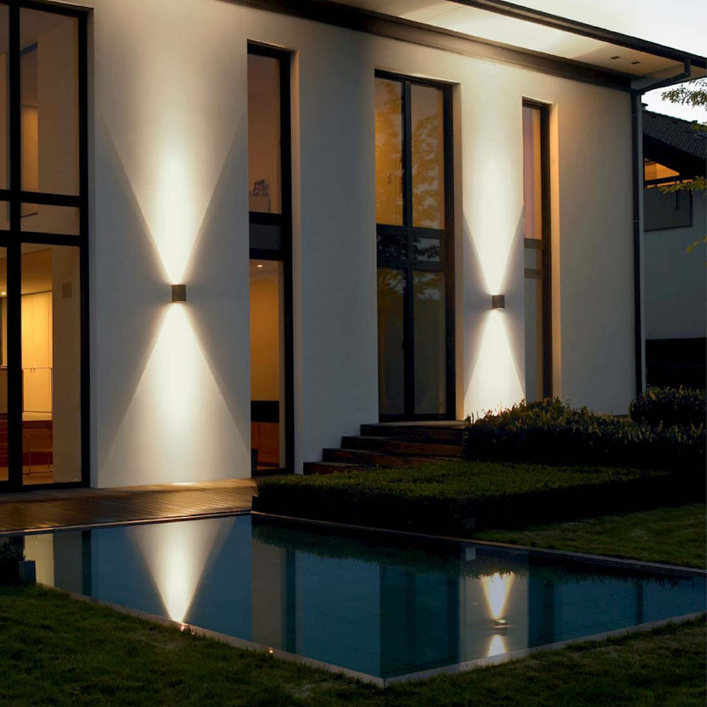B33580/B33591 Narrow Beam Outdoor LED Wall Sconce