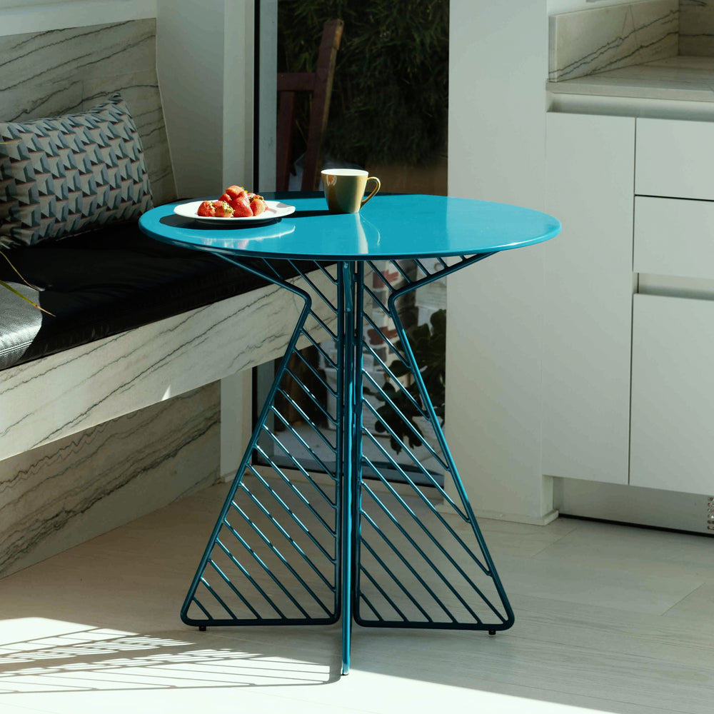 Cafe Indoor/Outdoor Round Dining Table