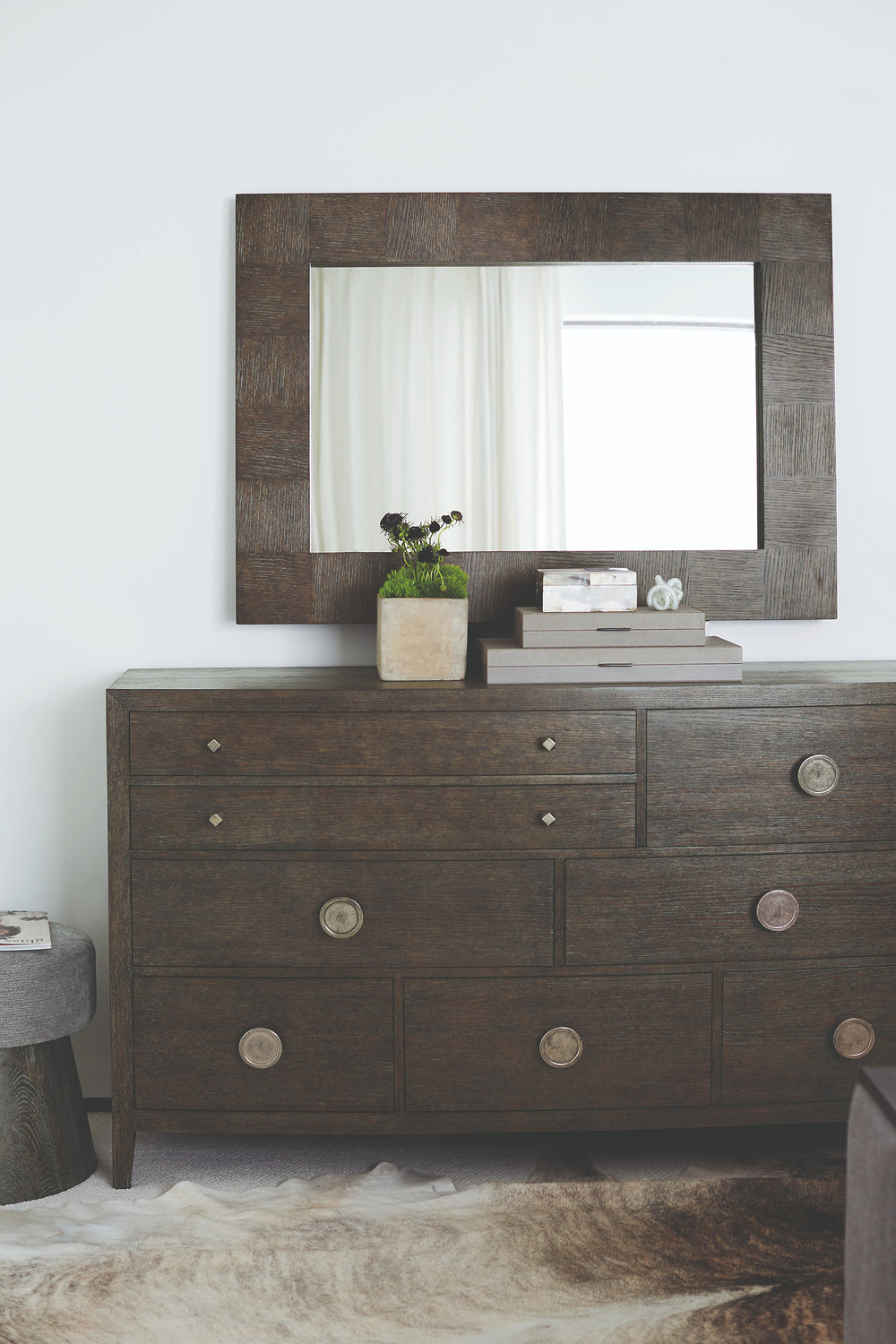 Linea Round Stool