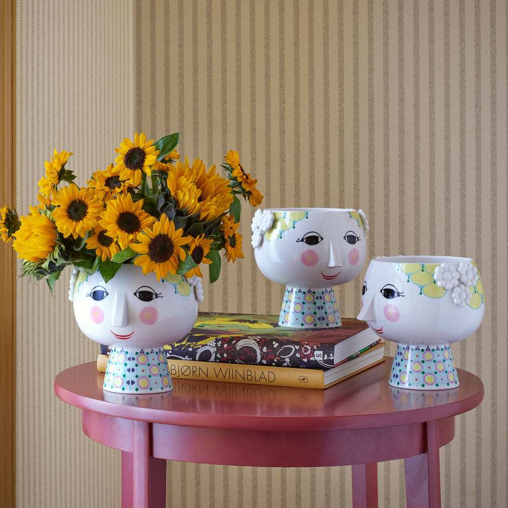 Eva Flowerpot on Base
