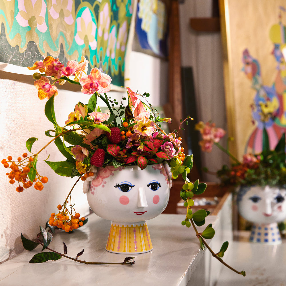 Eva Flowerpot on Base