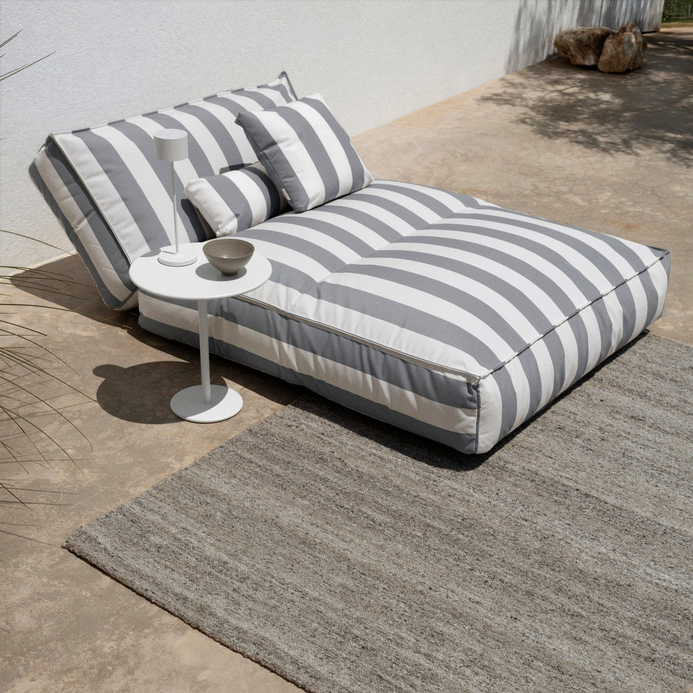 Stay Outdoor Daybed