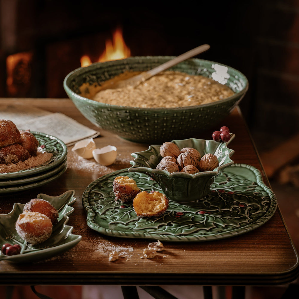 Holly Cake Plate
