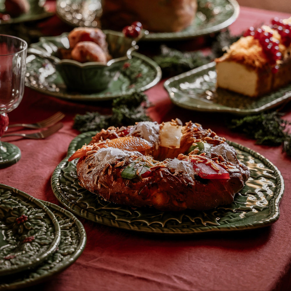 Holly Cake Plate