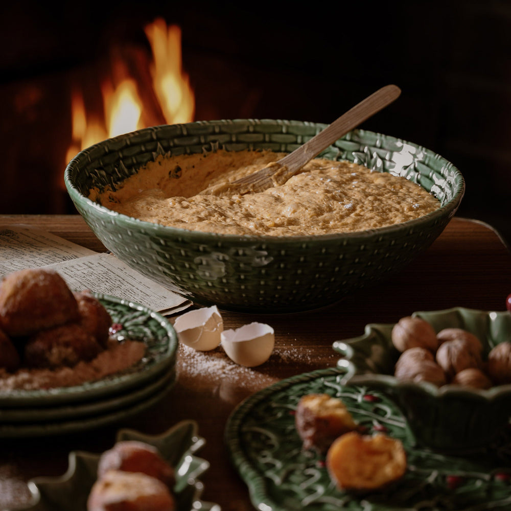 Holly Salad Bowl