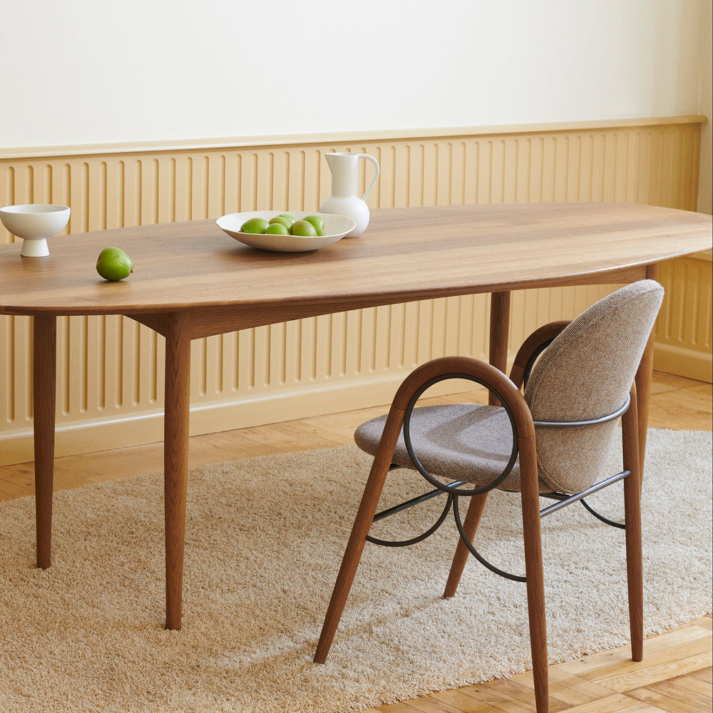 Jari Ellipse Dining Table