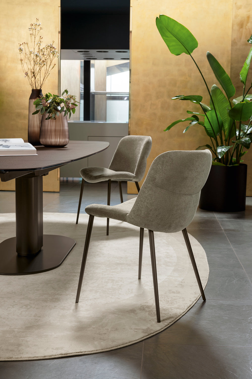 Cameo Extendable Dining Table