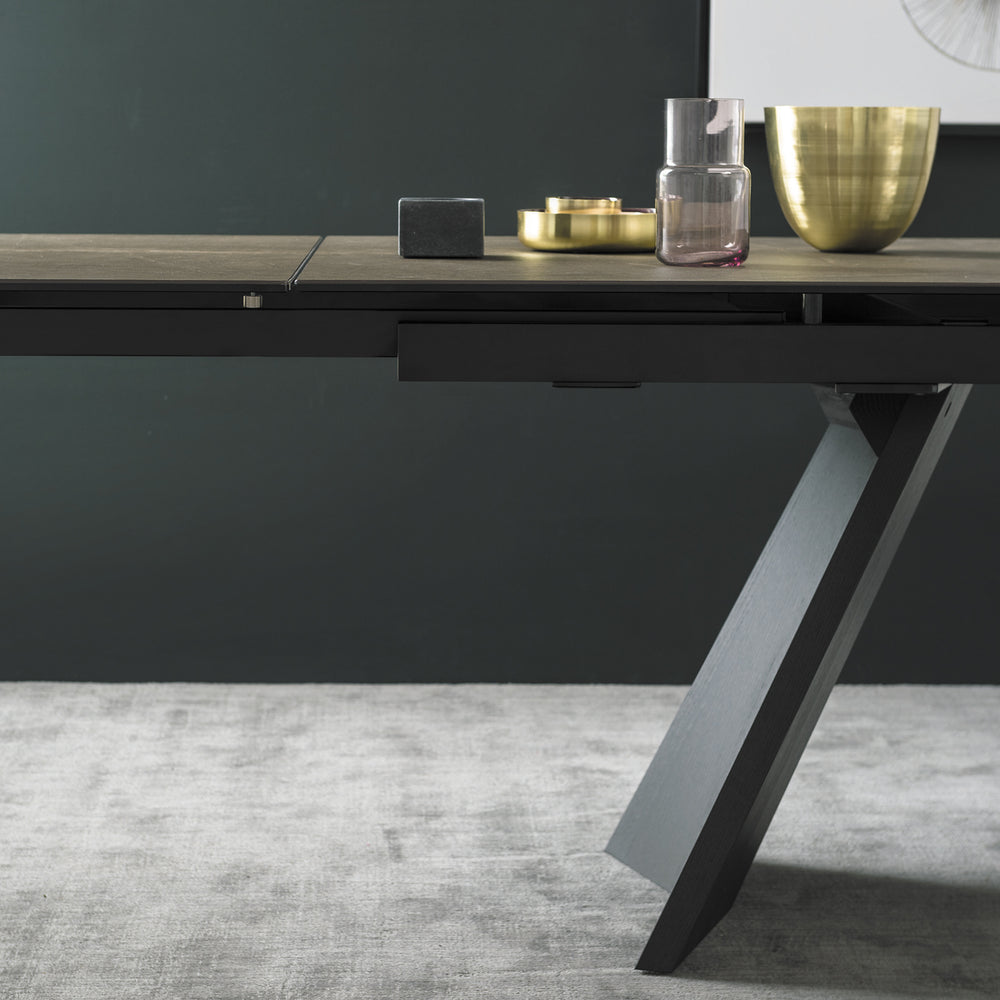 Icaro Curved Extendable Dining Table